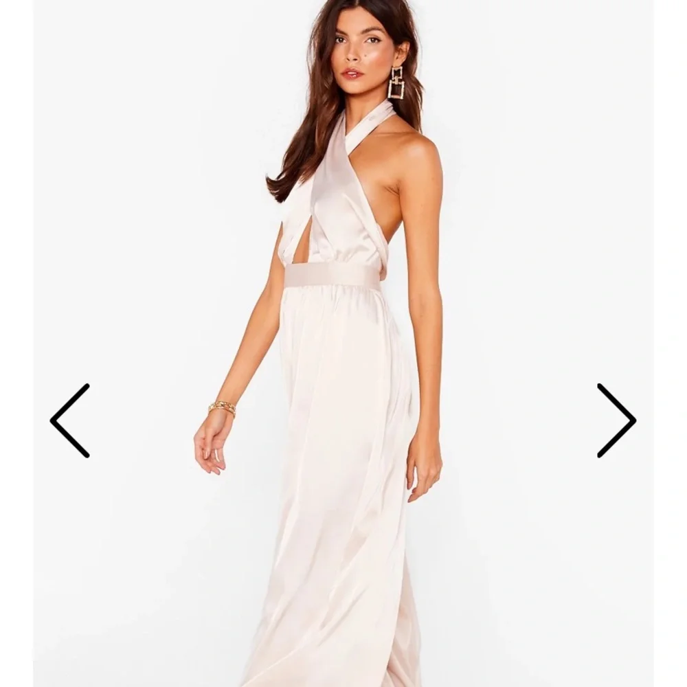Nasty Gal beige jumpsuit halter top - Picture 2 of 11
